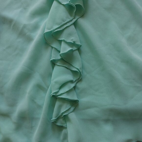 By & By Green Sleeveless Blouse Ruffle Front Women's Size L - Picture 8 of 10
